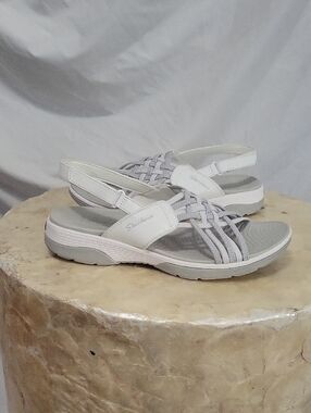  Skechers Women's Arch Fit Reggae Sport sandals size 9